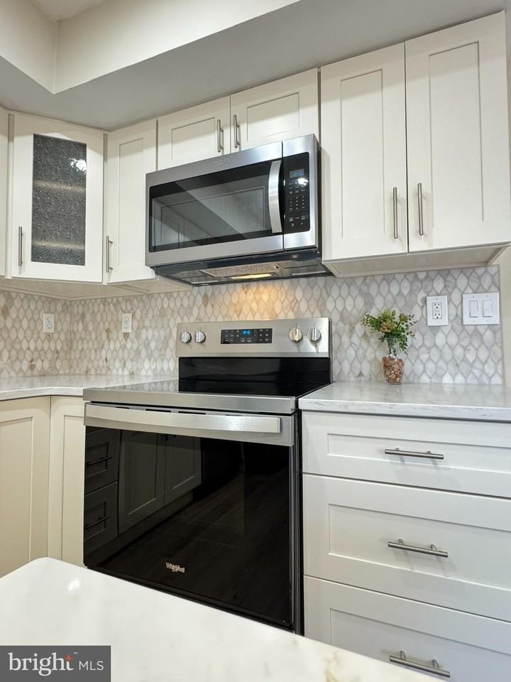 3179 Burnley Pl - Photo 4 of 39