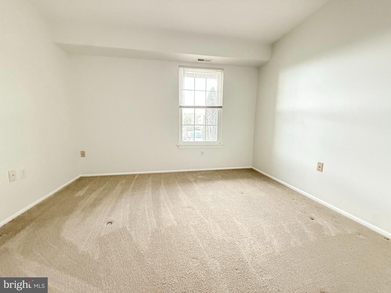 301 Society Pl - Photo 6 of 11