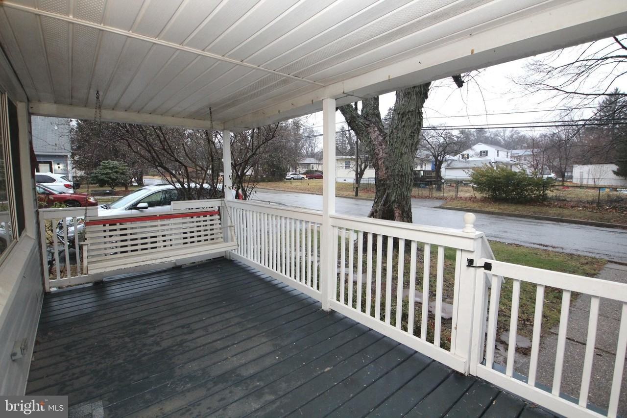 2448 Pershing Ave - Photo 2 of 23