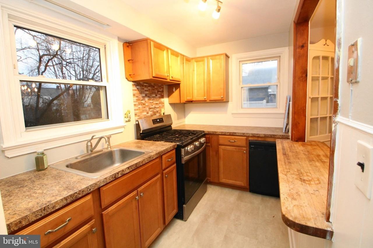 2448 Pershing Ave - Photo 6 of 23