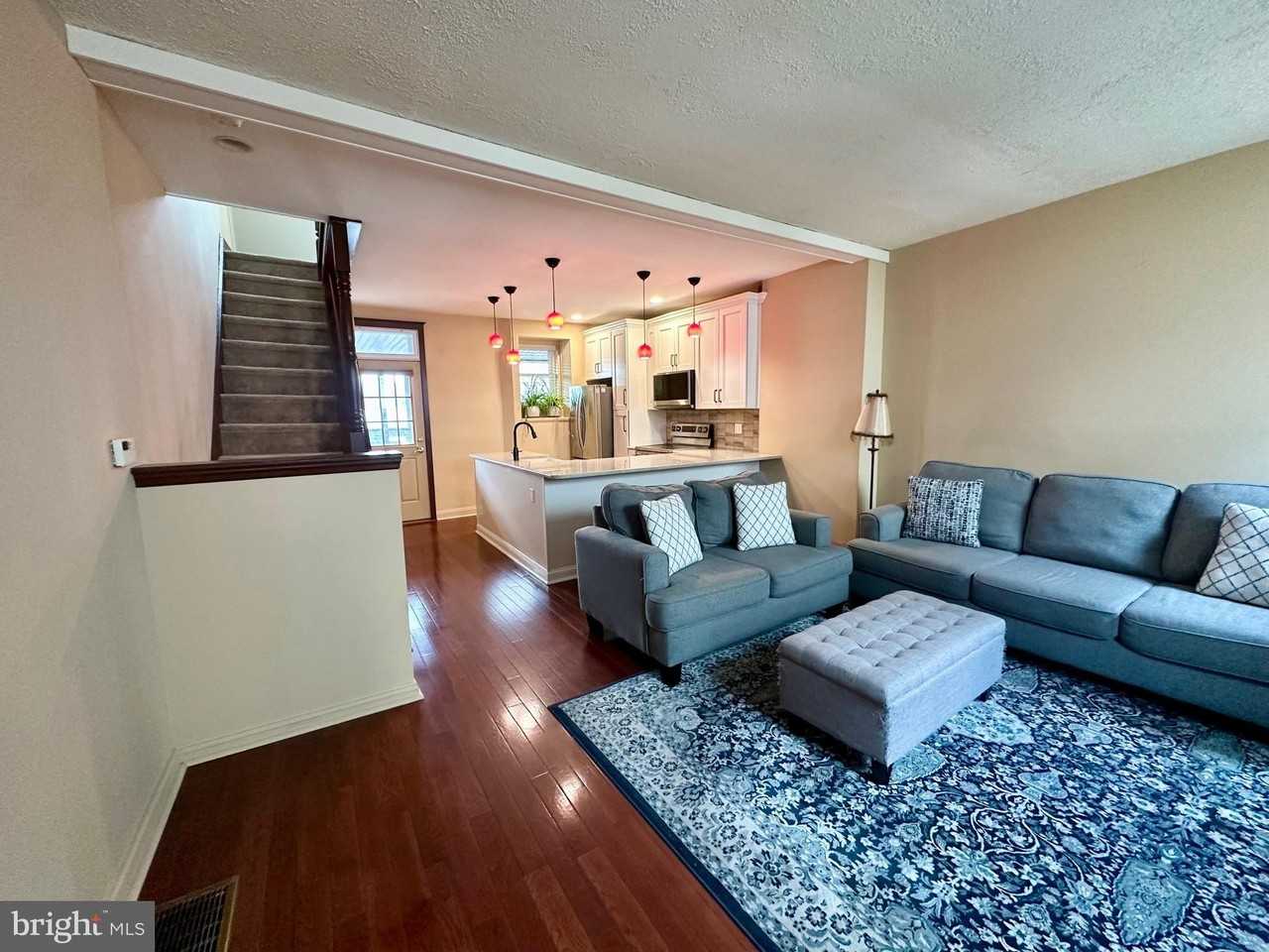 3922 Manor St - Photo 2 of 30