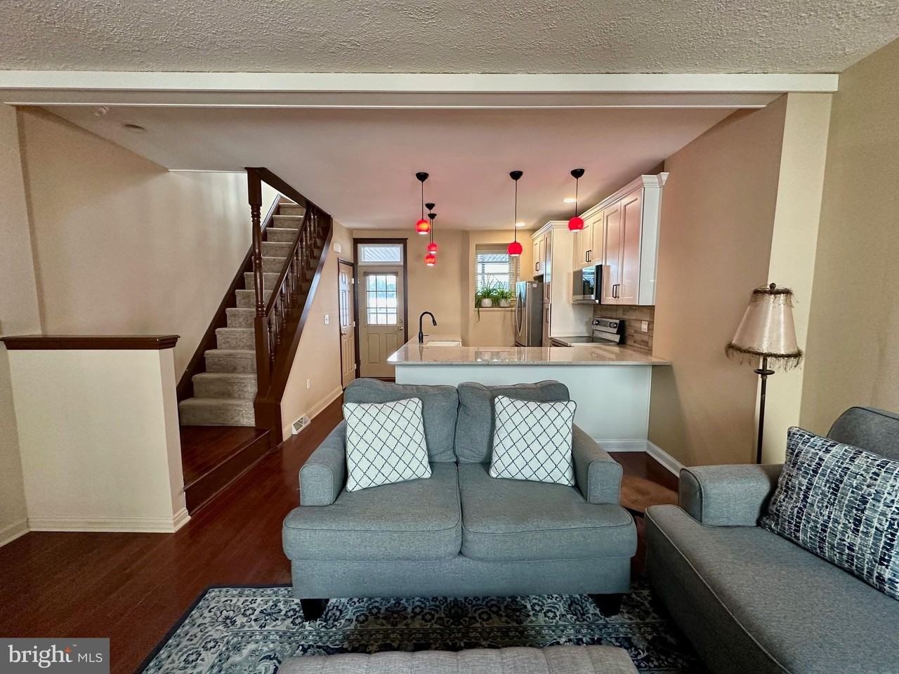 3922 Manor St - Photo 5 of 30