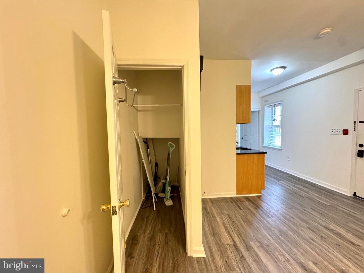 1224 Summer St Unit 1f #1F - Photo 6 of 9