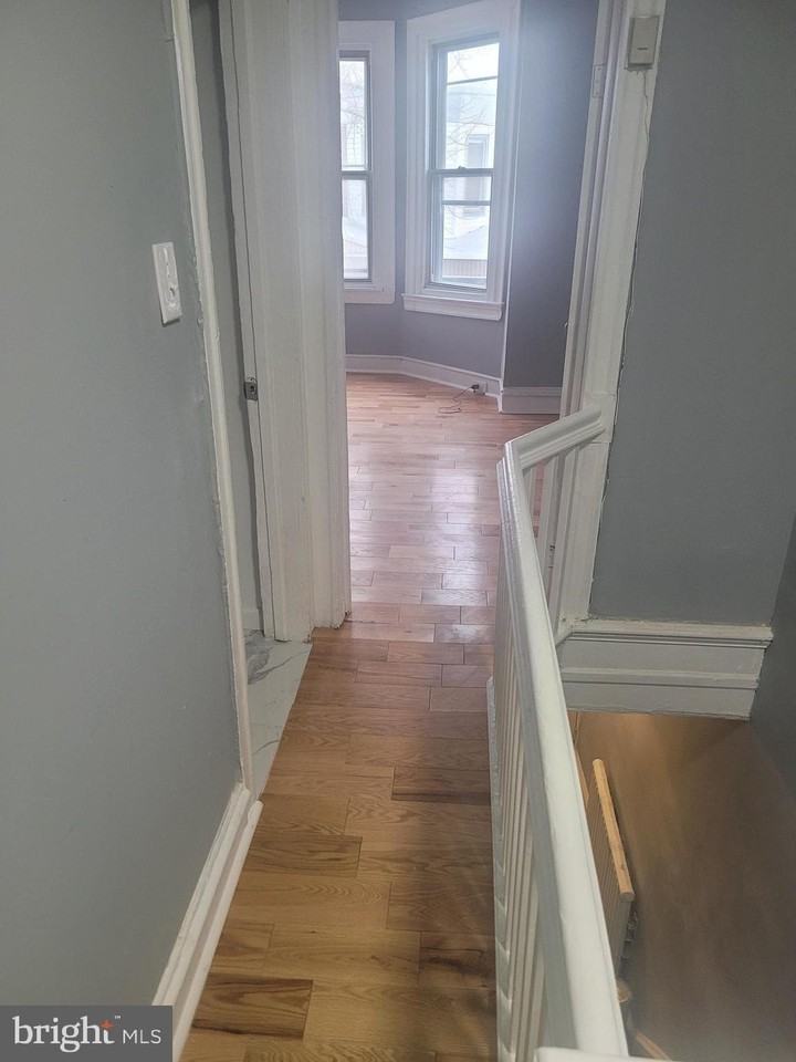 134 N Ruby St Apt 2 #2 - Photo 3 of 16