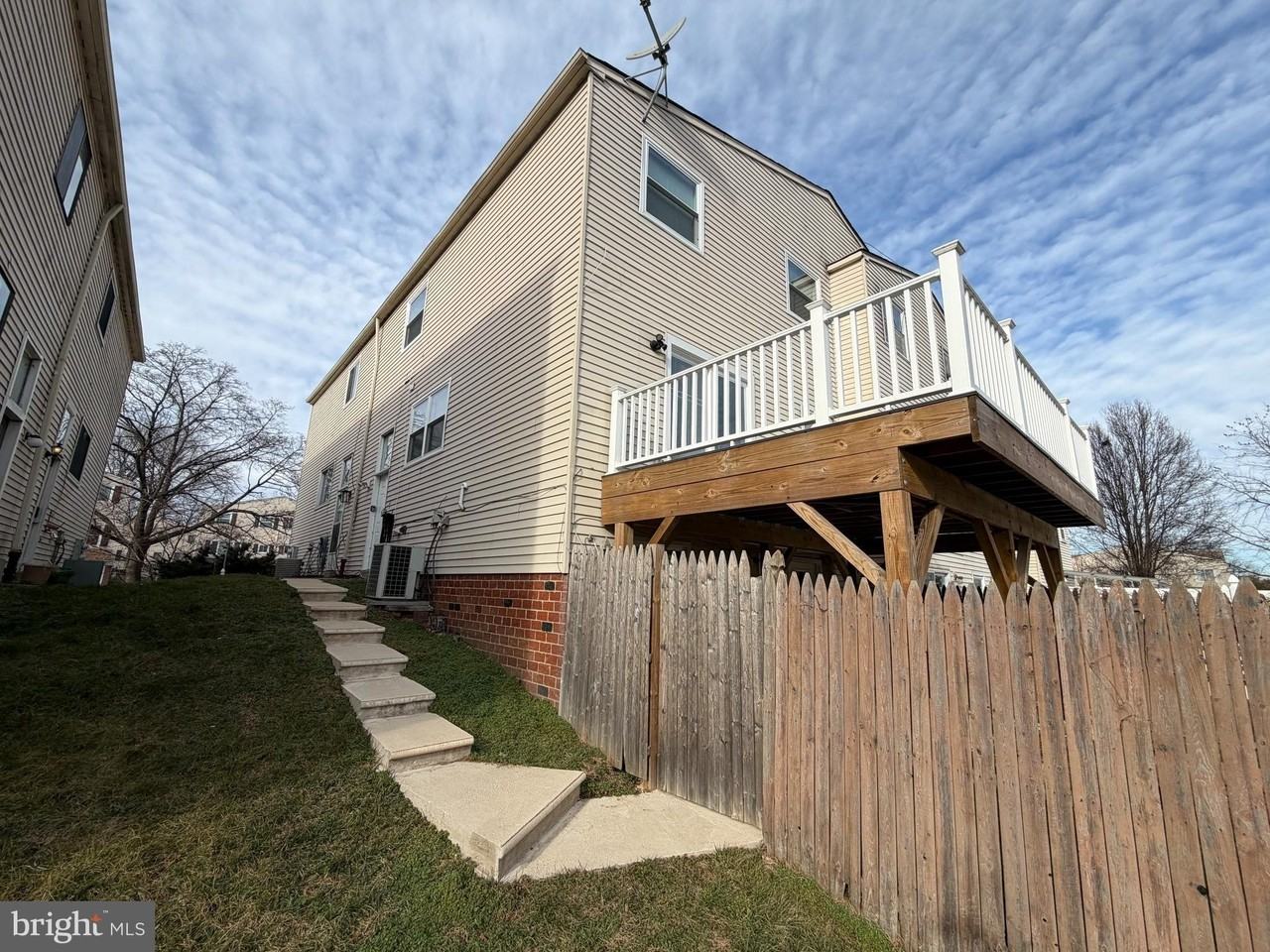 1515 Marcy Pl Unit B #B - Photo 2 of 39