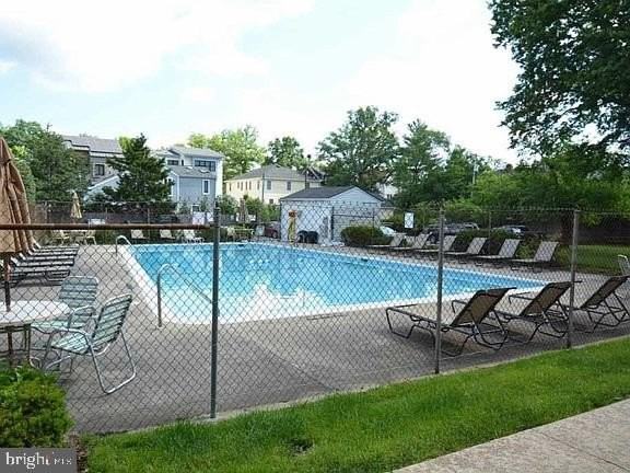 3515 Washington Blvd Apt 412 #412 - Photo 3 of 12