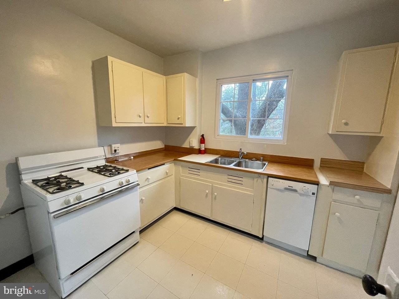 1616 Preston Rd Unit 1616 #1616 - Photo 6 of 17