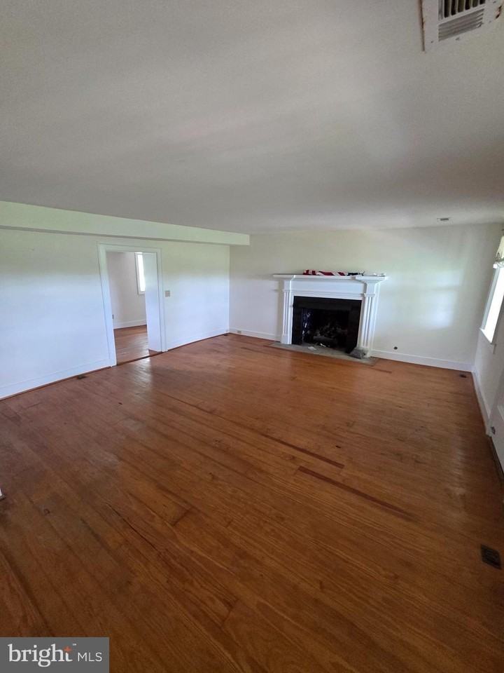 2565 Crenshaw Rd - Photo 4 of 14