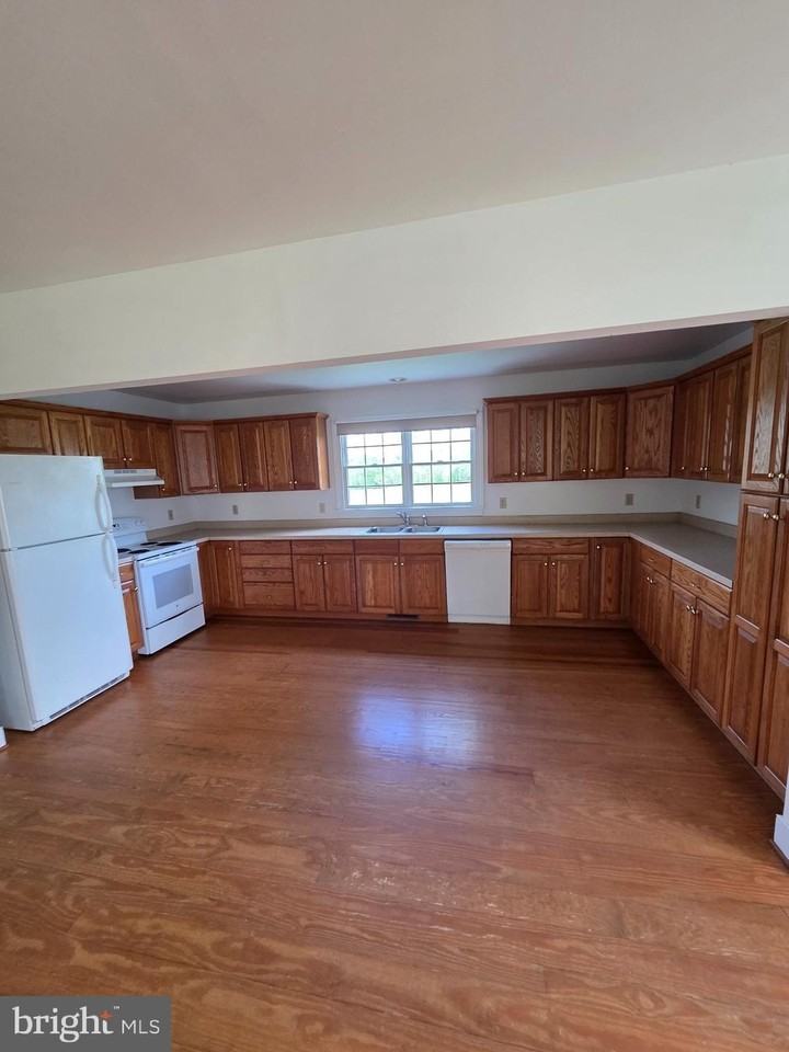 2565 Crenshaw Rd - Photo 5 of 14