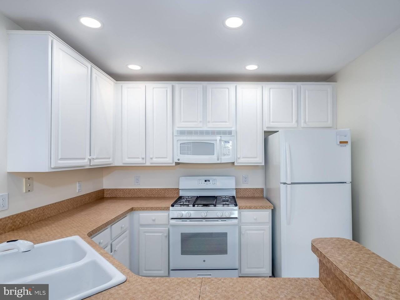 12755 Fair Crest Ct Apt 301 #301 - Photo 4 of 24