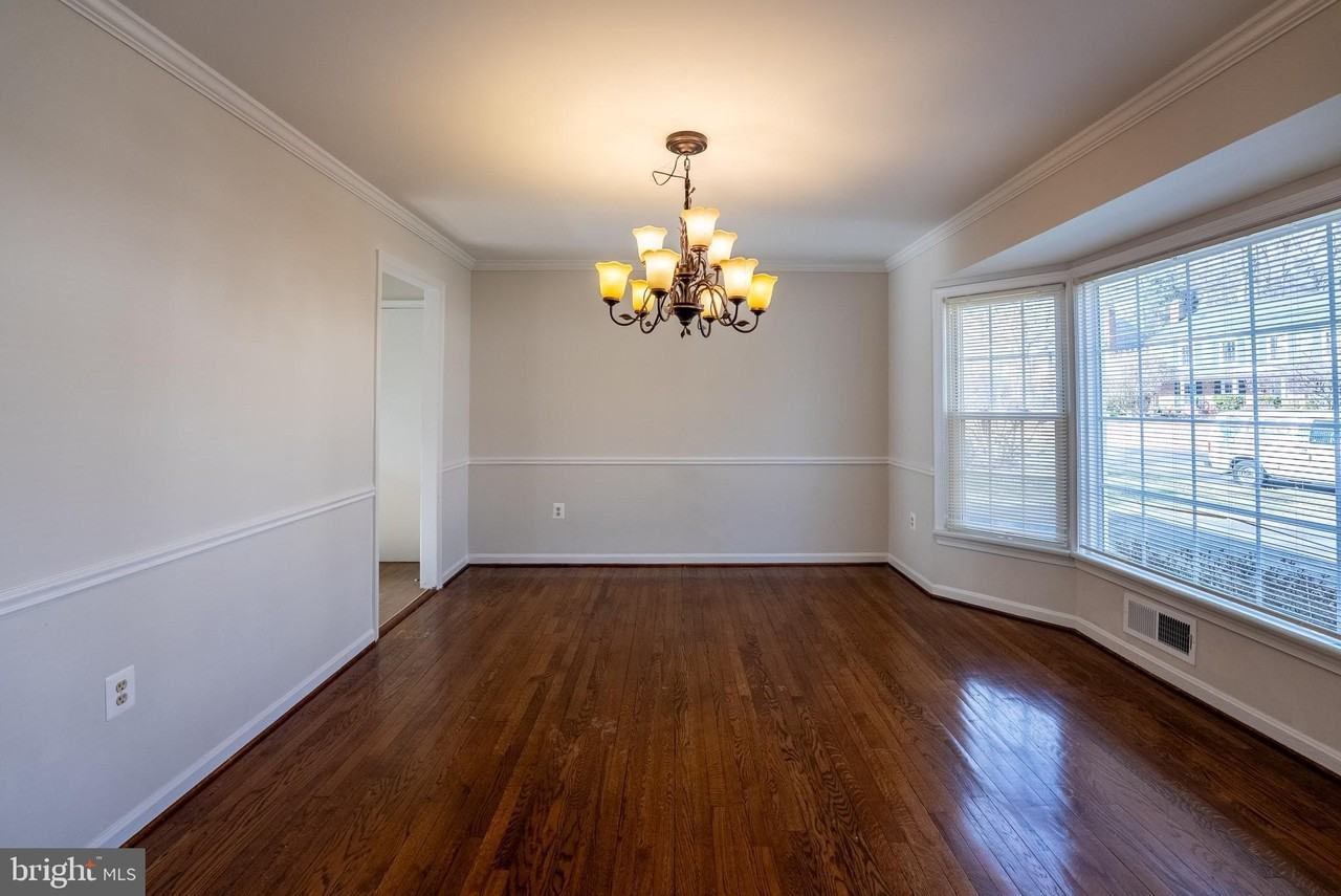 8209 Mockingbird Dr - Photo 3 of 22