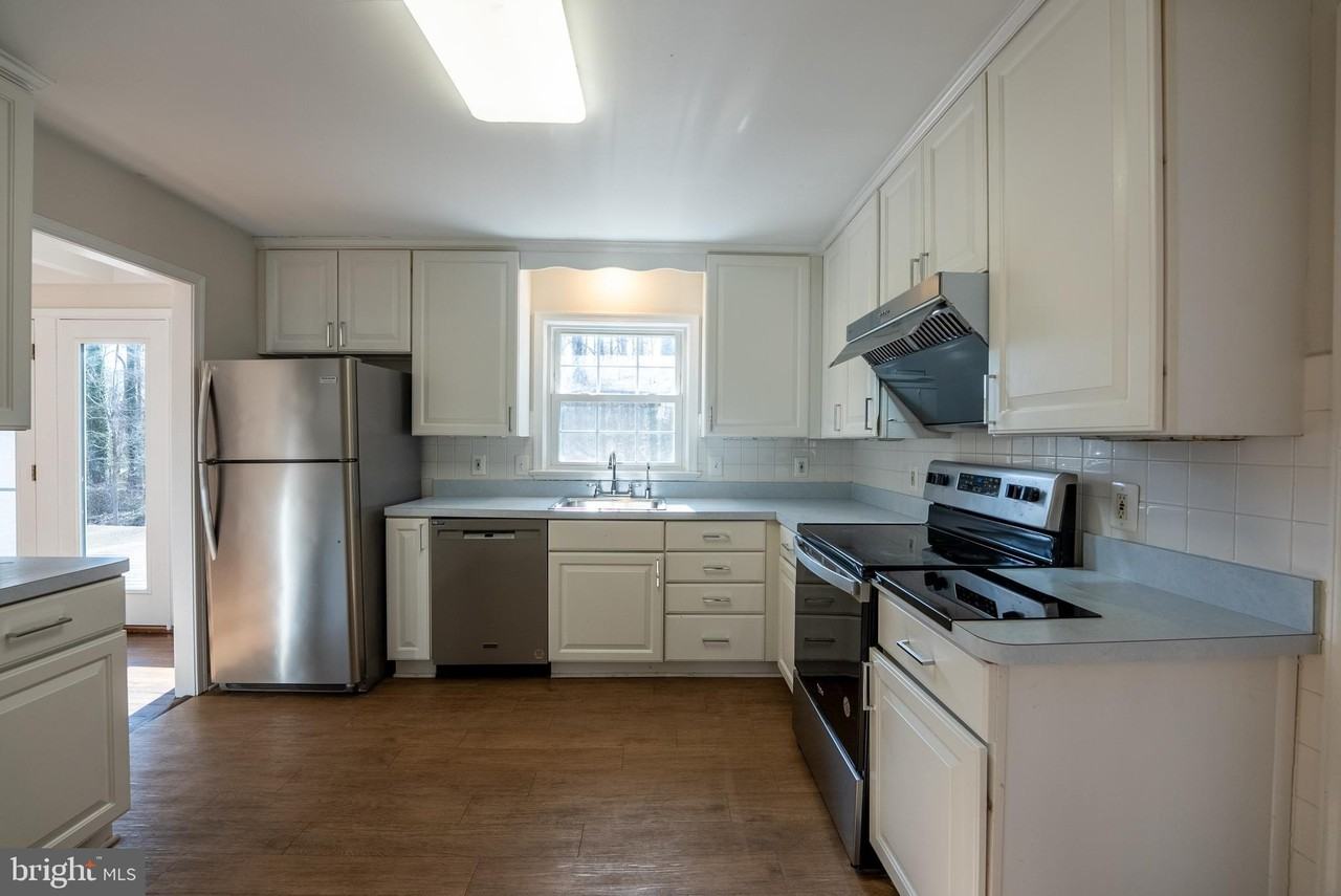 8209 Mockingbird Dr - Photo 4 of 22