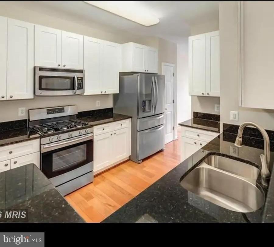 20871 Grisdale Ter - Photo 3 of 11