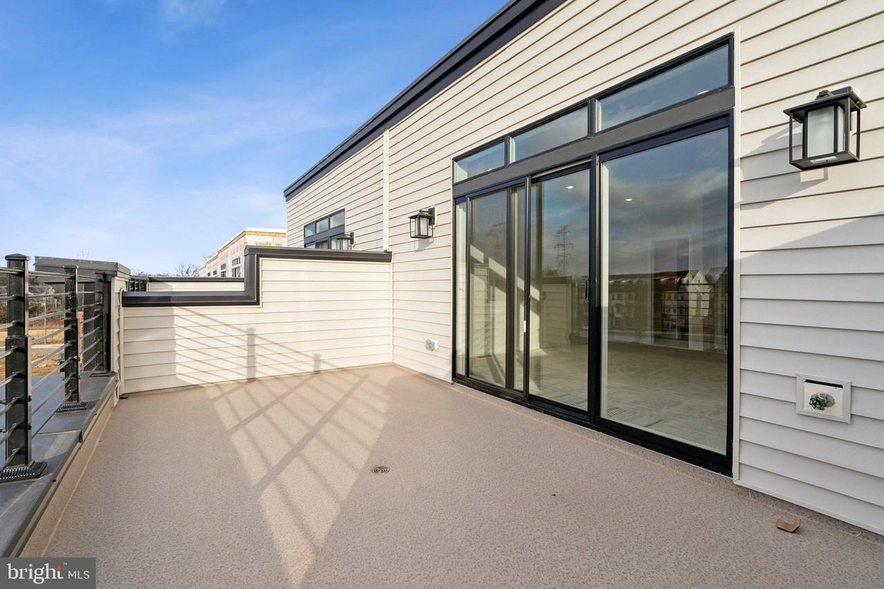 22798 Tawny Pine Sq - Photo 5 of 25