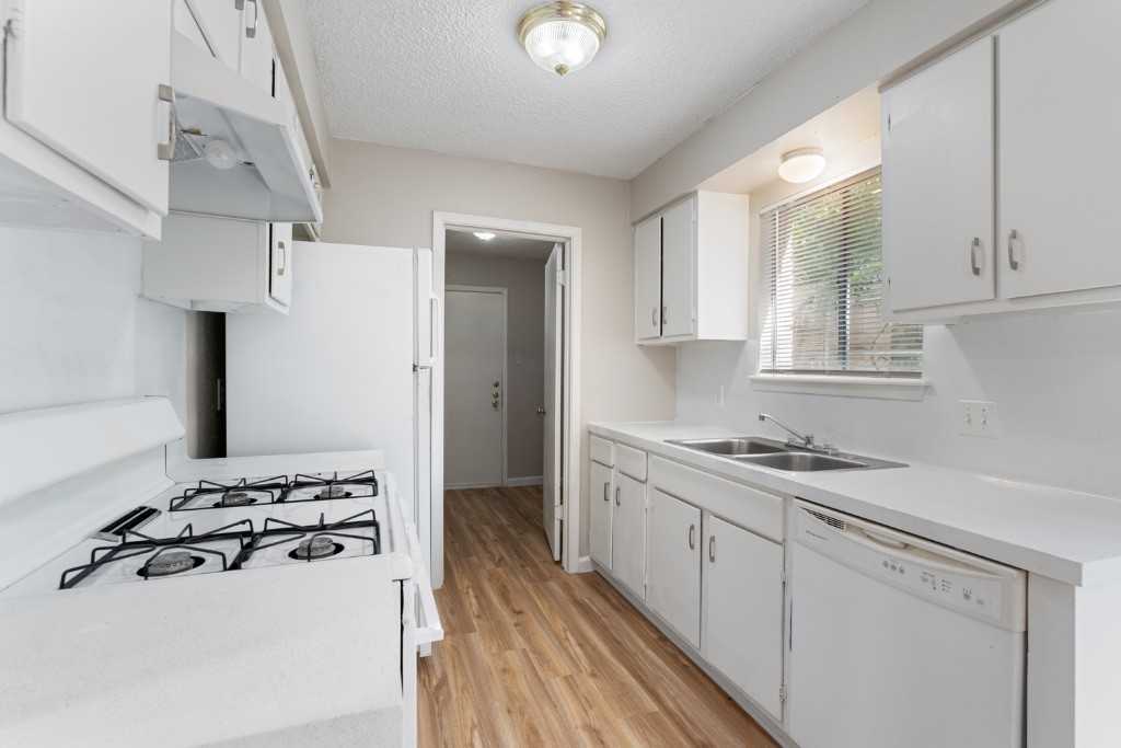 10503 Little Pebble Dr #10503B - Photo 6 of 18