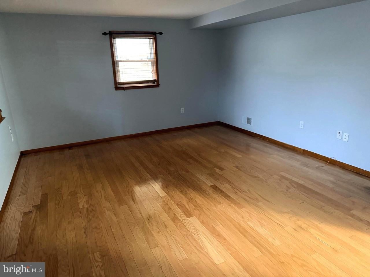 5052 Lakeland Ct - Photo 7 of 23