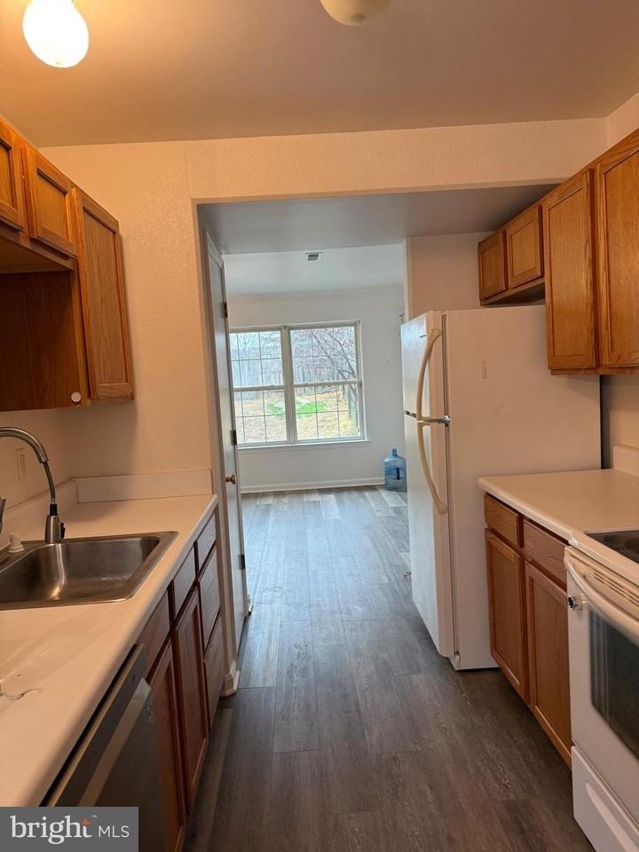 9905 Matti Hill Ct - Photo 2 of 16