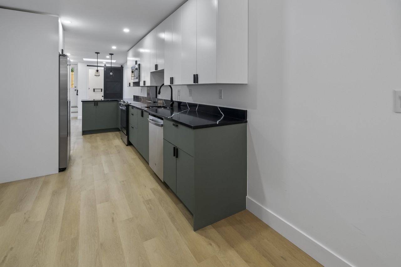 105 S Poppleton St - Photo 4 of 39