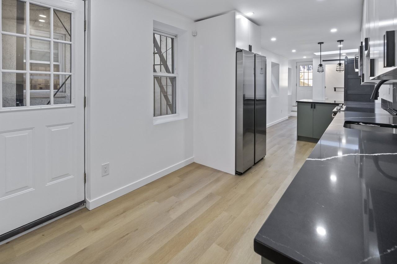 105 S Poppleton St - Photo 5 of 39