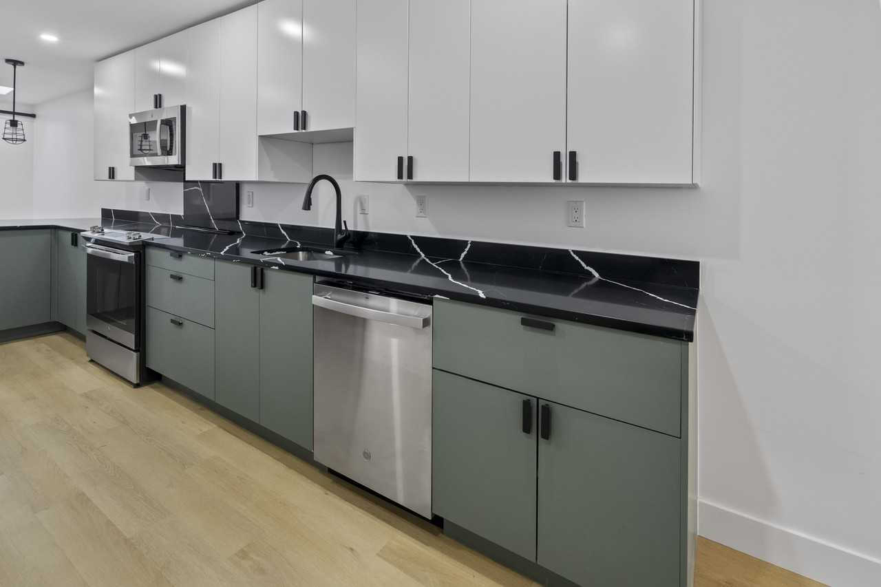 105 S Poppleton St - Photo 6 of 39