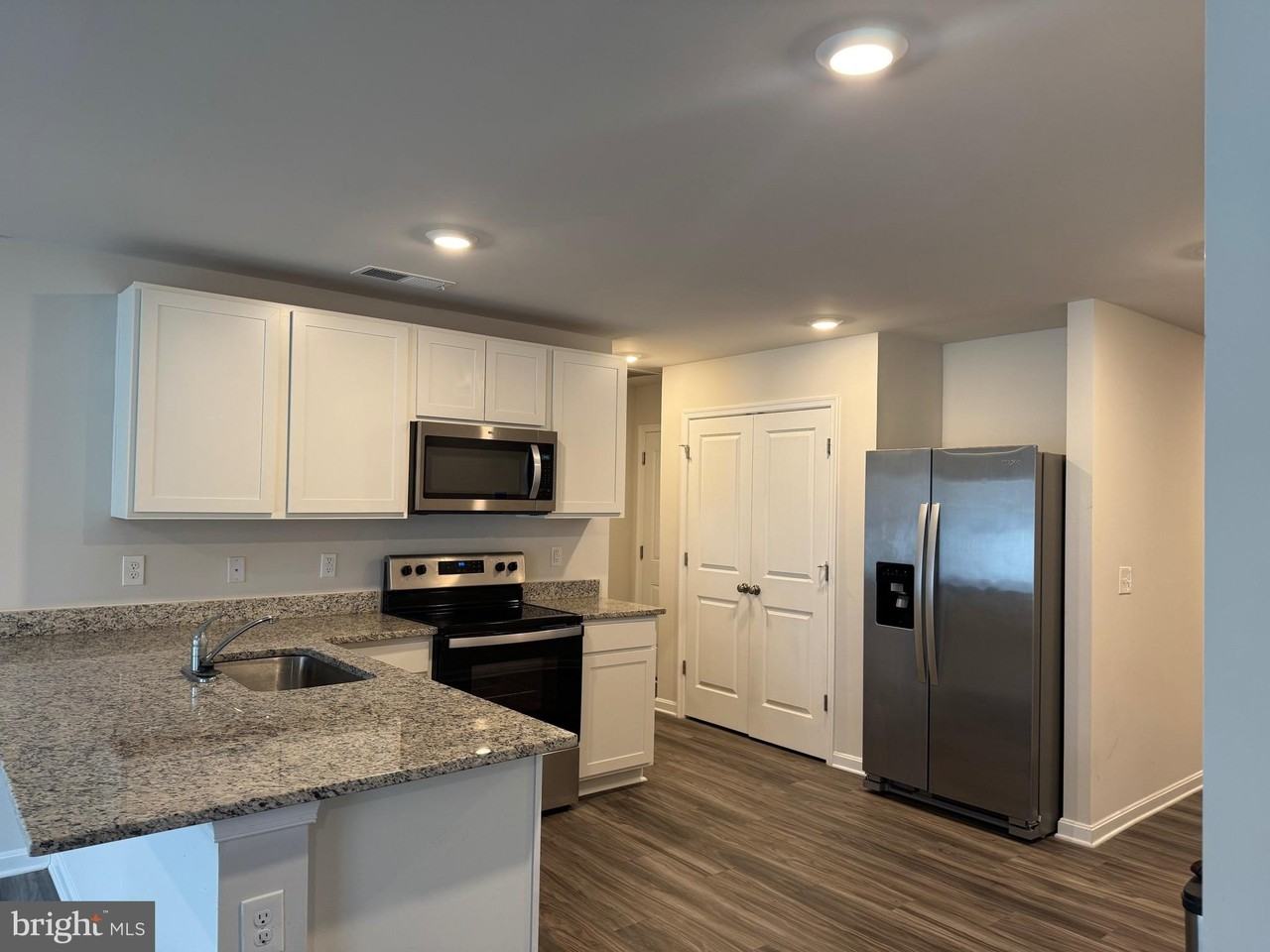 61 Bar Harbor Ter - Photo 4 of 30