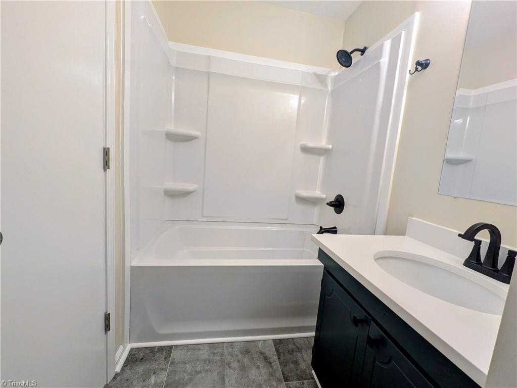 1028 Gales Ave - Photo 6 of 19