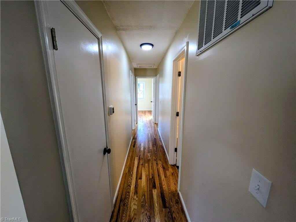 1028 Gales Ave - Photo 7 of 19