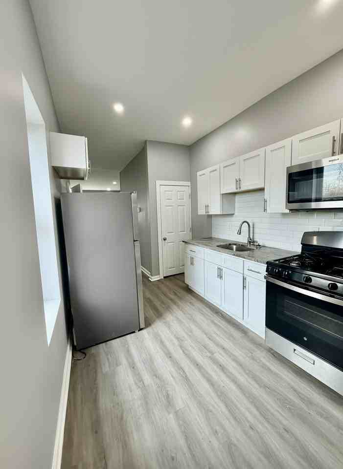 3957 Ogden St - Photo 4 of 17