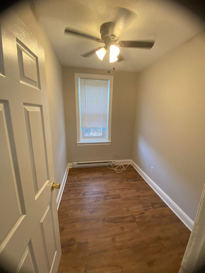 5917 Irving St - Photo 5 of 11