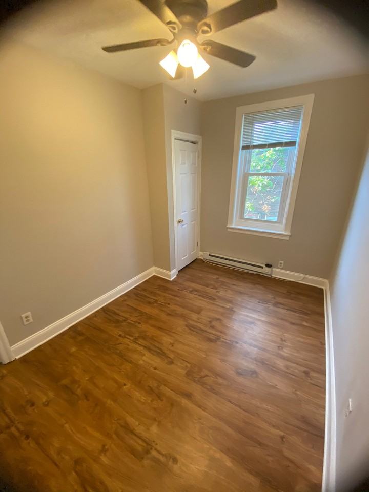 5917 Irving St - Photo 6 of 11