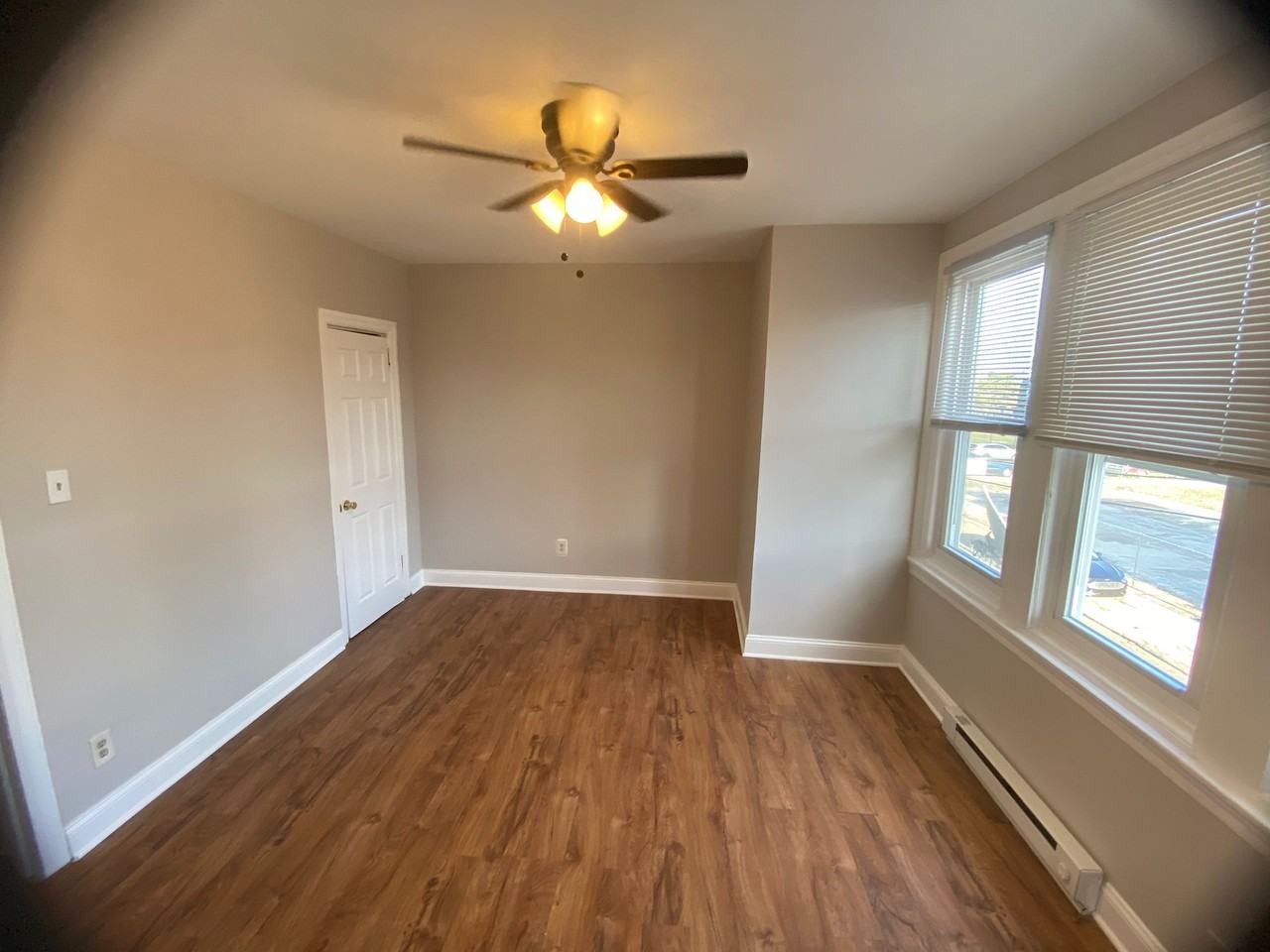 5917 Irving St - Photo 7 of 11