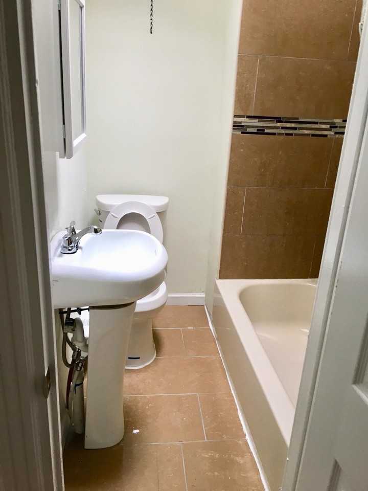 6218 Wheeler St - Photo 7 of 8