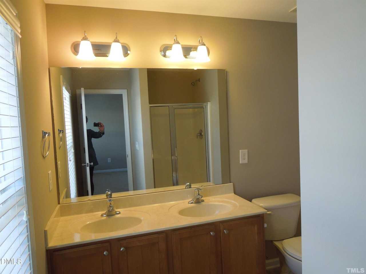 4622 Altha St - Photo 6 of 8