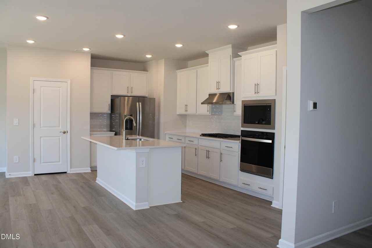 832 Ottawa Dr - Photo 5 of 23