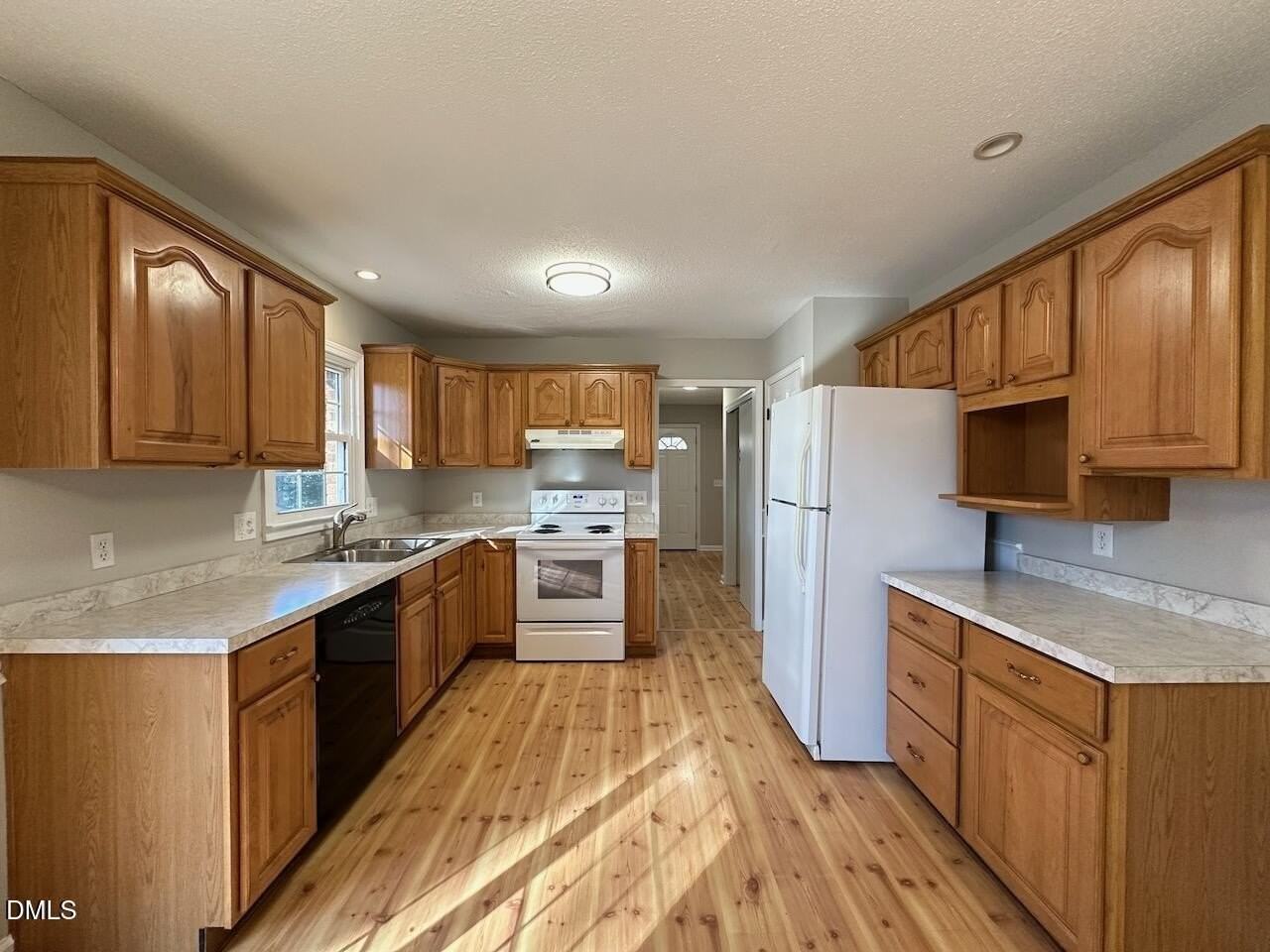 103 Baldwin Cir - Photo 7 of 25