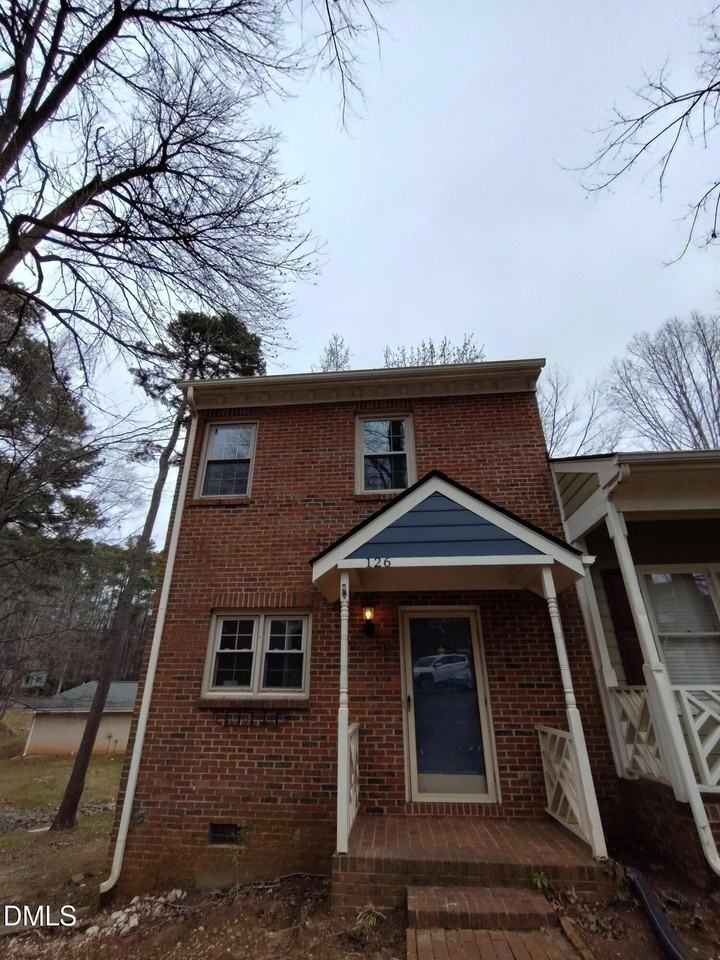 126 Milford Ct - Photo 2 of 19