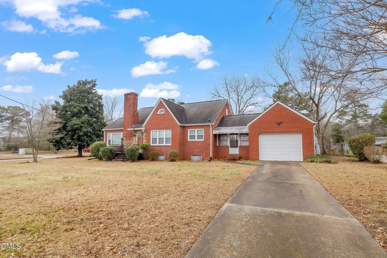 629 E Main St - Photo 4 of 39