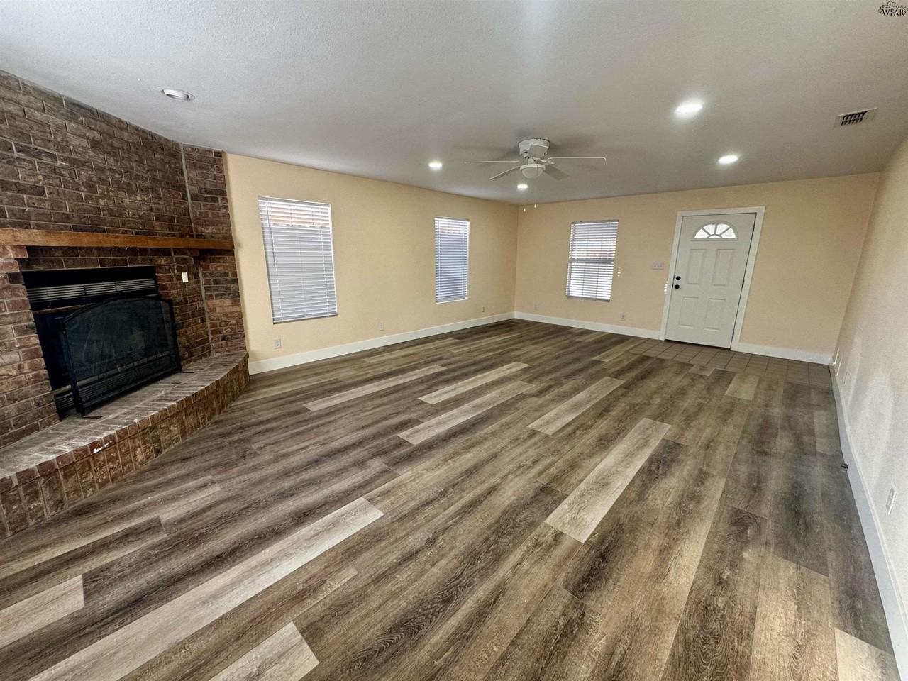 605 E Alameda St - Photo 3 of 18