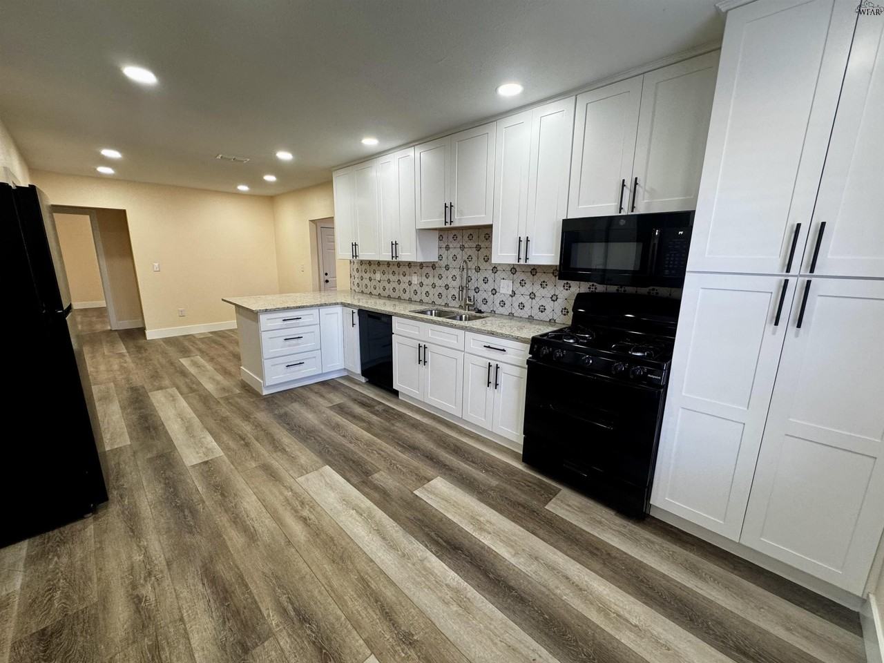 605 E Alameda St - Photo 6 of 18