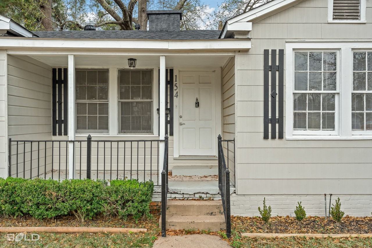 154 E Wyandotte St - Photo 4 of 34