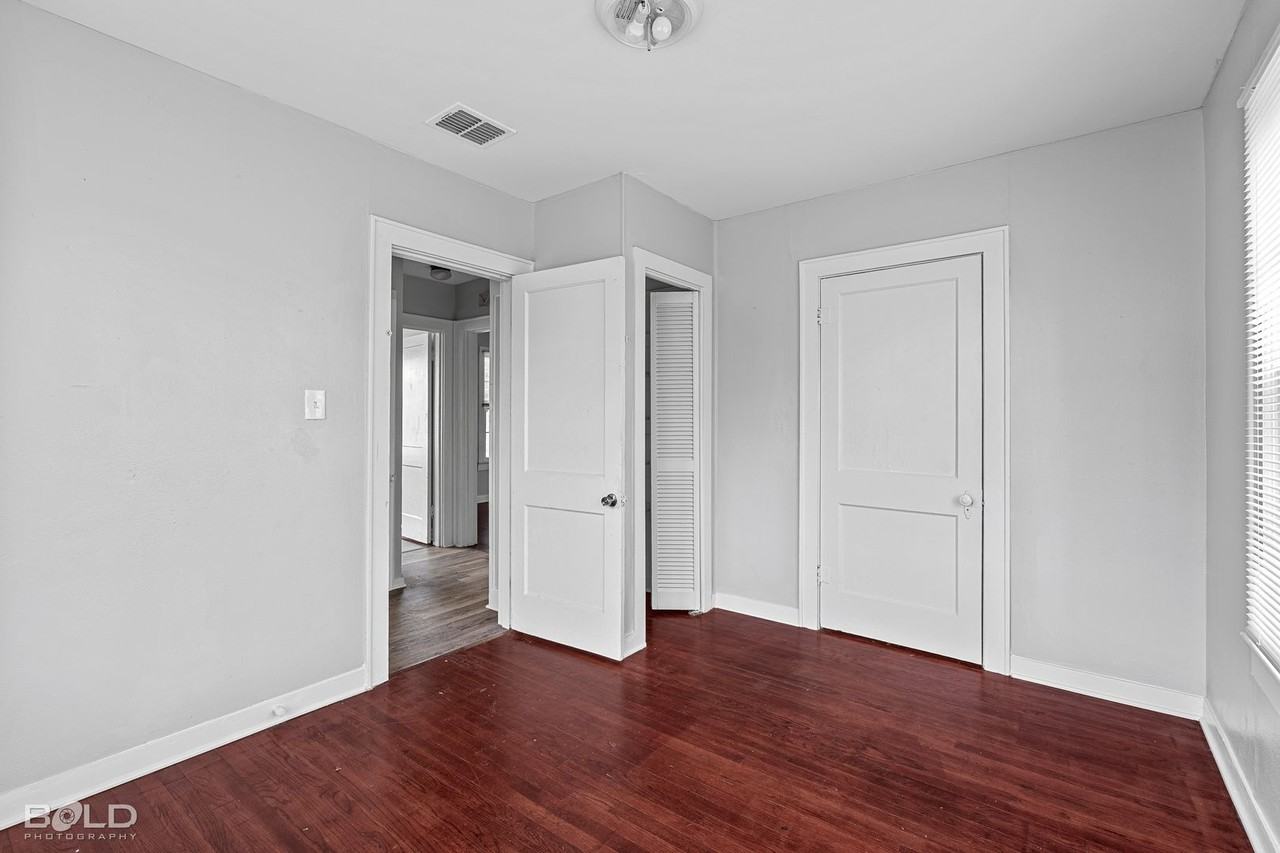 154 E Wyandotte St - Photo 5 of 34