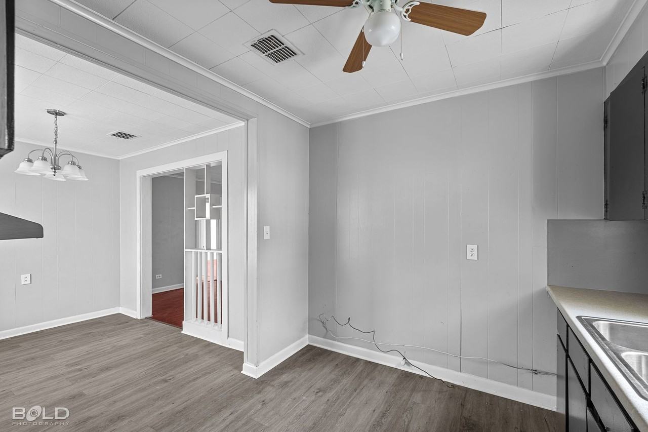 154 E Wyandotte St - Photo 6 of 34