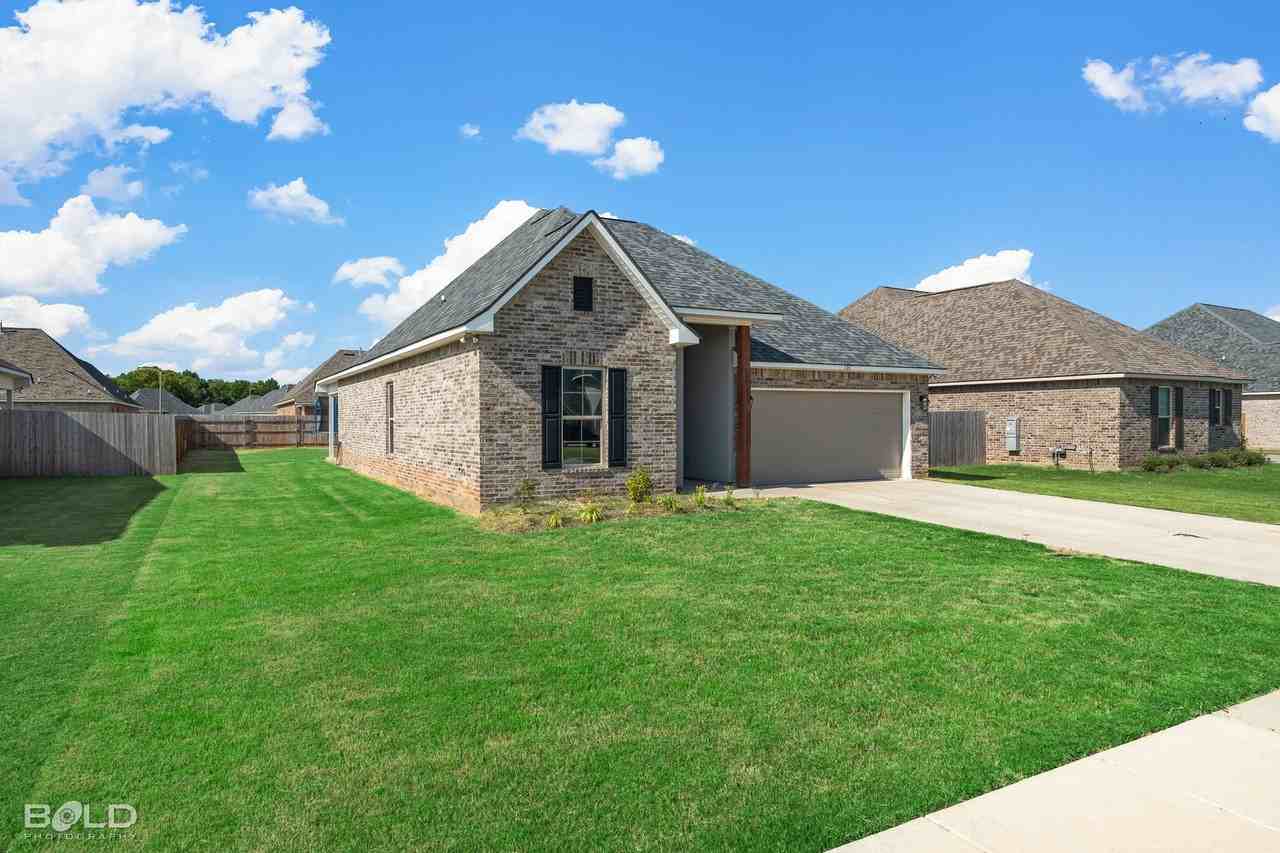 126 Saint Edmunds Way - Photo 7 of 37