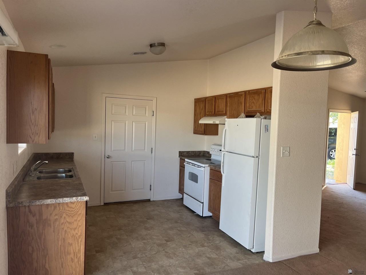 10476 S Tornado Ave - Photo 2 of 12