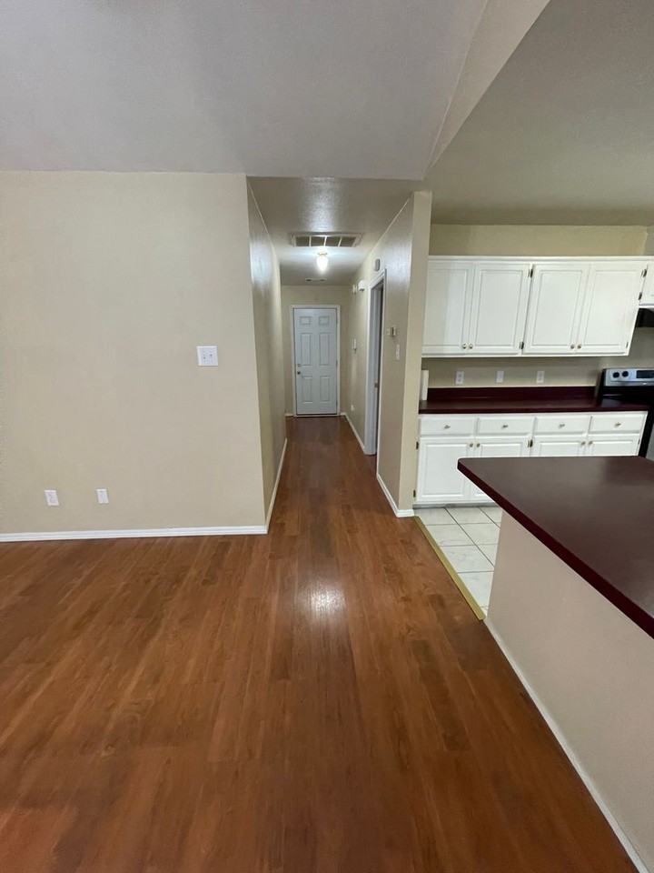 4219 Young St - Photo 5 of 16