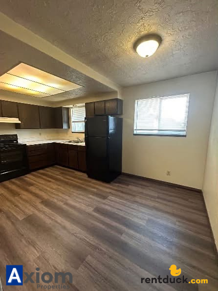 674 W Cedar St #2 - Photo 6 of 17