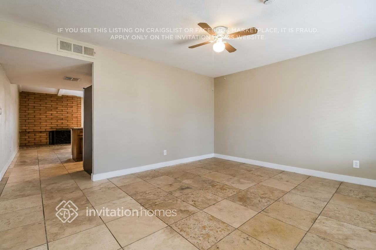 4134 N 86th Ave - Photo 3 of 17