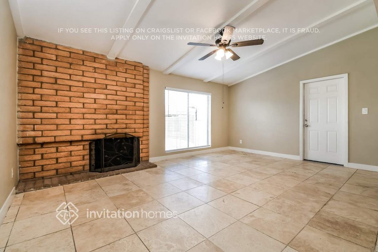 4134 N 86th Ave - Photo 6 of 17