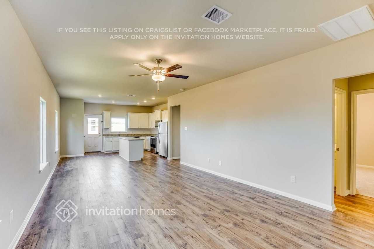 8211 Burnt Orchid Dr - Photo 4 of 17