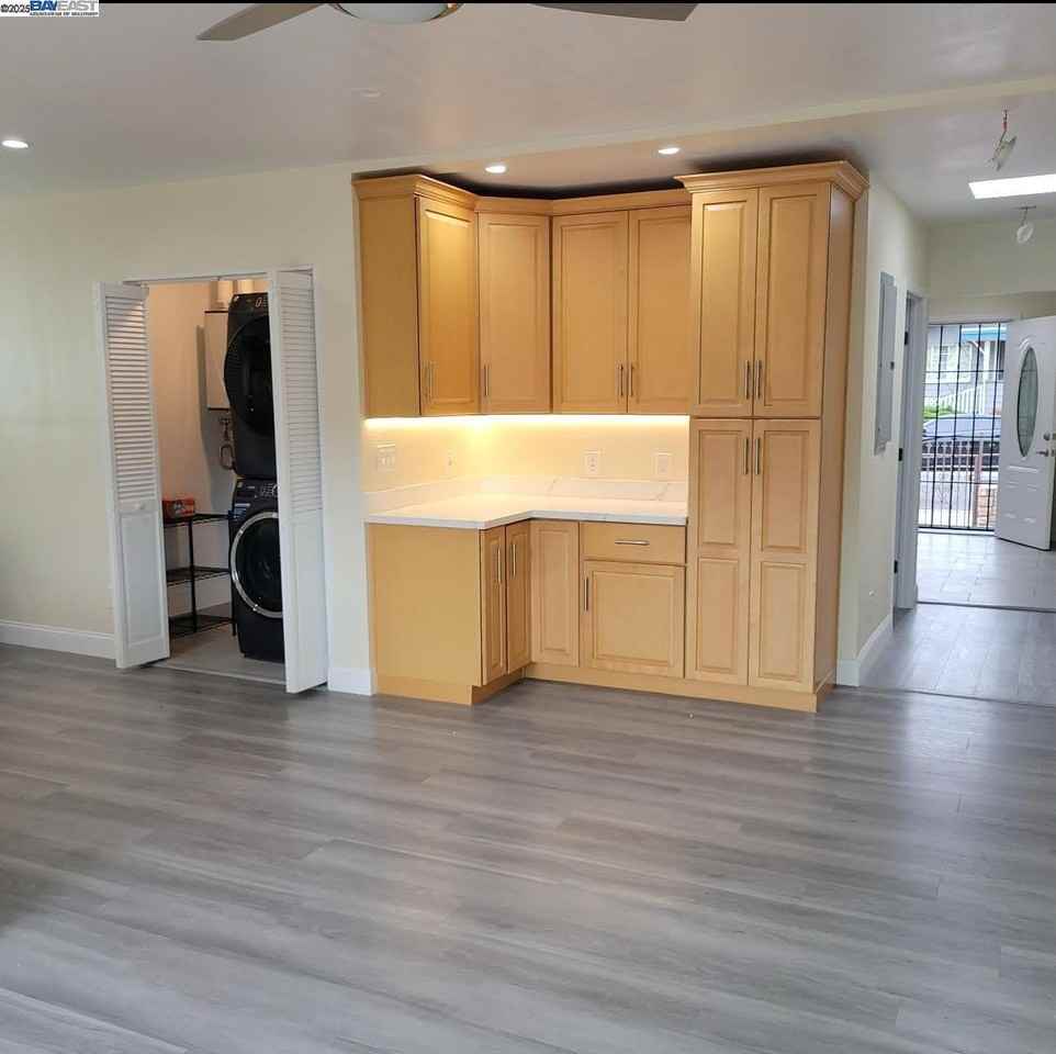 824 Humboldt St - Photo 5 of 21